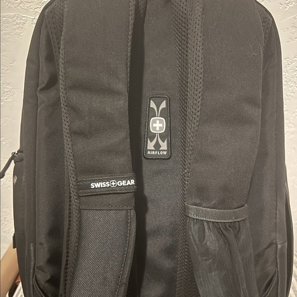 SWISSGEAR ScanSmart-Style Laptop Backpack | TSA-Friendly, Spacious & Comfortable - Picture 2 of 7